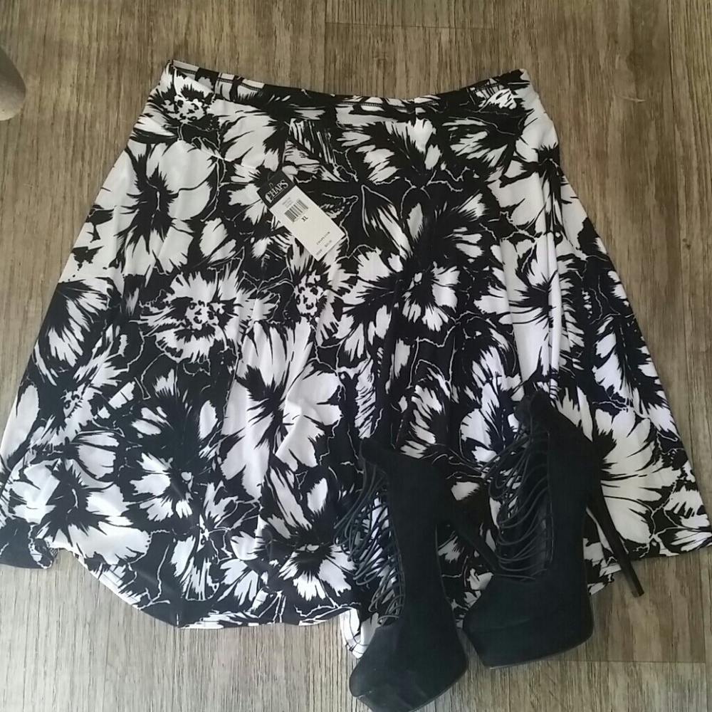 NWT Chaps knee skirt
